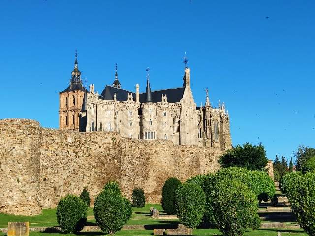 murallas de astorga desde el parque del melgar