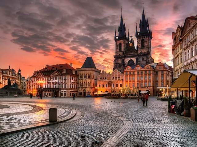 urban prague wallpaper preview